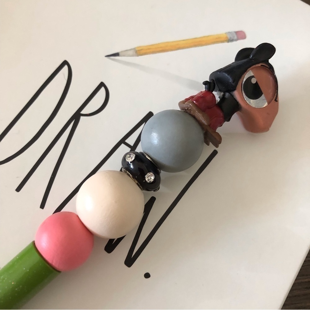 Disney Doorables: The Emperor's New Groove: Kuzco as Llama handmade beaded pen
